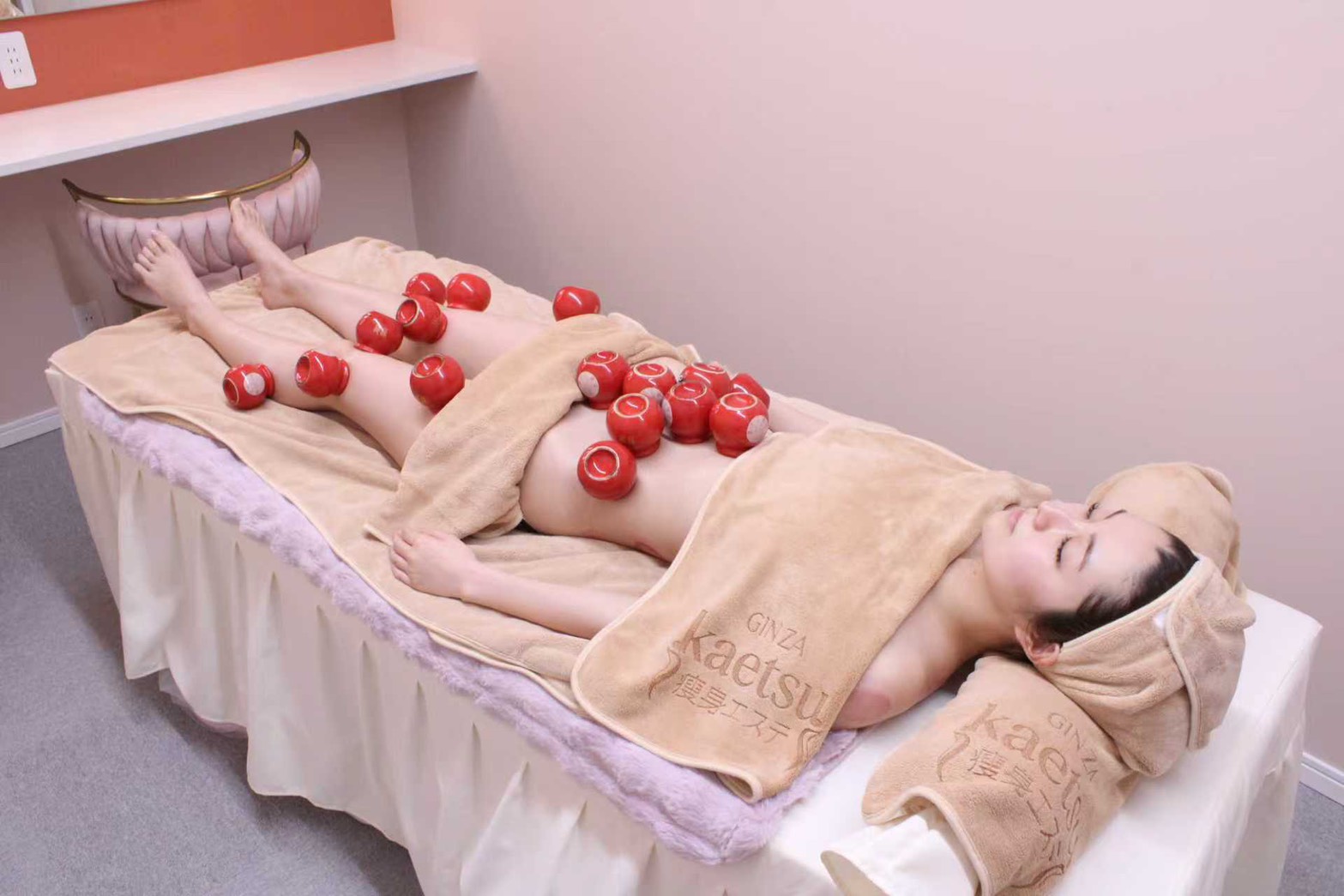 東洋伝統カッピング。むくみ・血行改善。